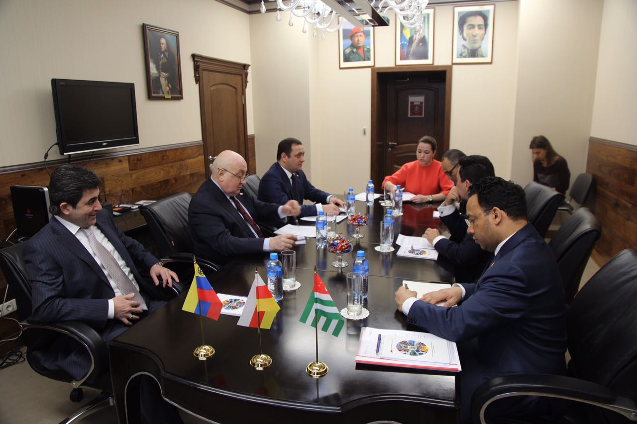 Знаур Гассиев встретился с Заместителем министра иностранных дел по вопросам Европы Республики Венесуэла Самуэльем Монкада