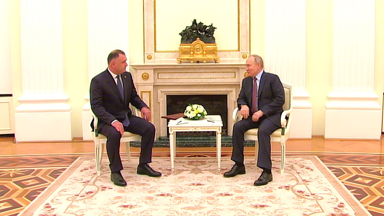 О встрече Президента Южной Осетии Алана Гаглоева и Президента России Владимира Путина